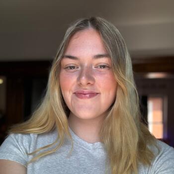 Babysitter Brampton: Emily