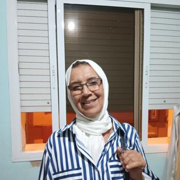 Babysitter in Kénitra: Mina