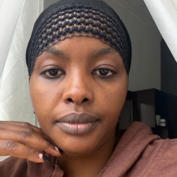 Babysitter Nairobi: Nicole