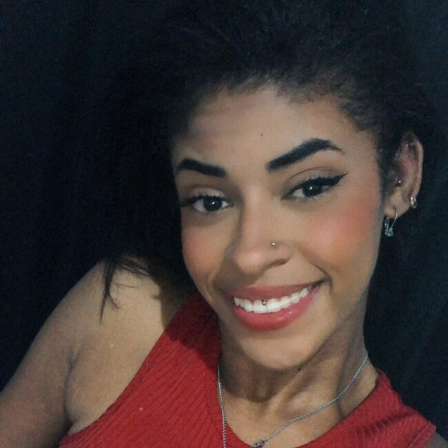 Babysitter in Praia Grande: Adrielly