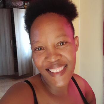 Babysitter in Gaborone: Lone