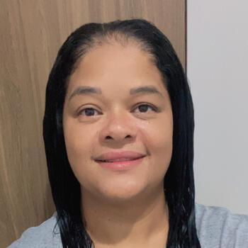 Babysitter in Santo André: Simone