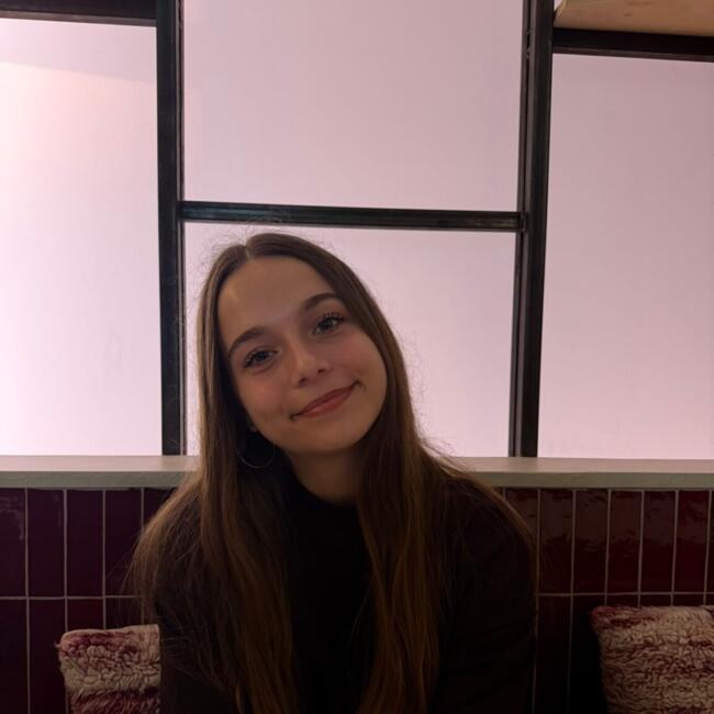 Babysitter in Eeklo: Julie