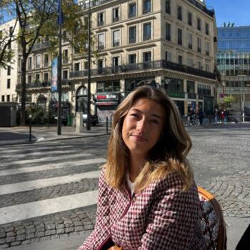 Babysitter in Paris: Ynes