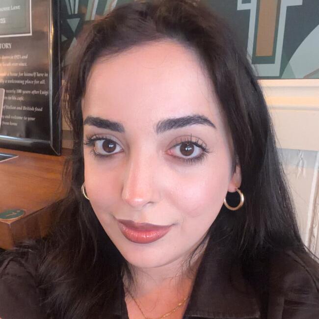 Babysitter in London: Nursima