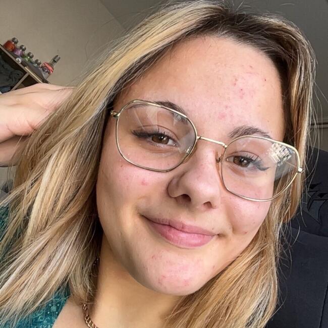 Babysitter in Argentan: Maeliss