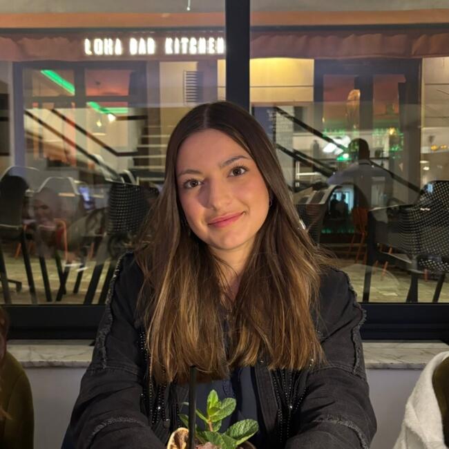 Babysitter in Callian: Cassie