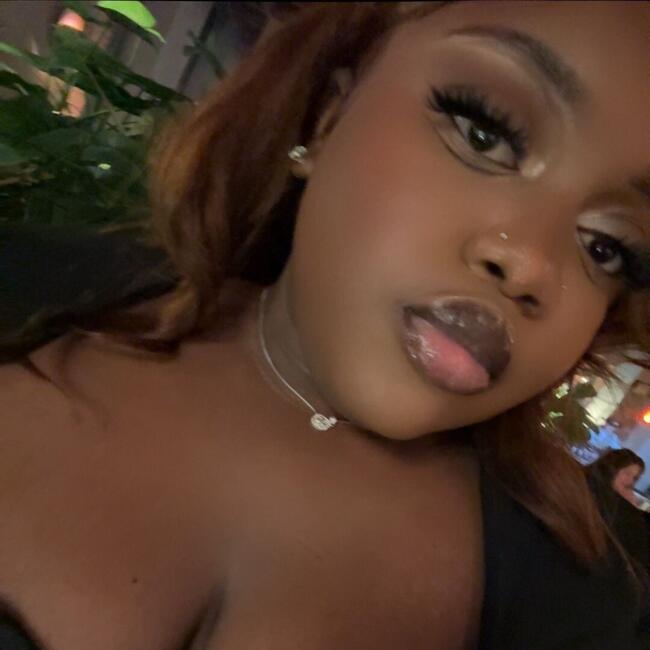 Babysitter in Hillside: Naika