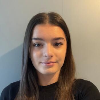 Babysitter in Saint-Pierre-des-Corps: Lea