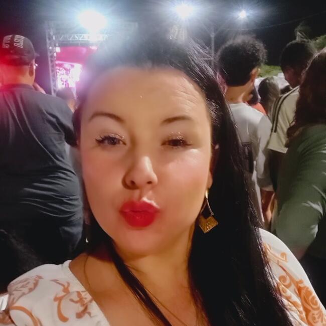 Babysitter in Camboriú: Jessica