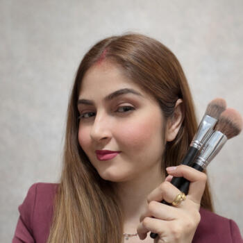 Babysitting job in Ghaziabad: babysitting job Siya