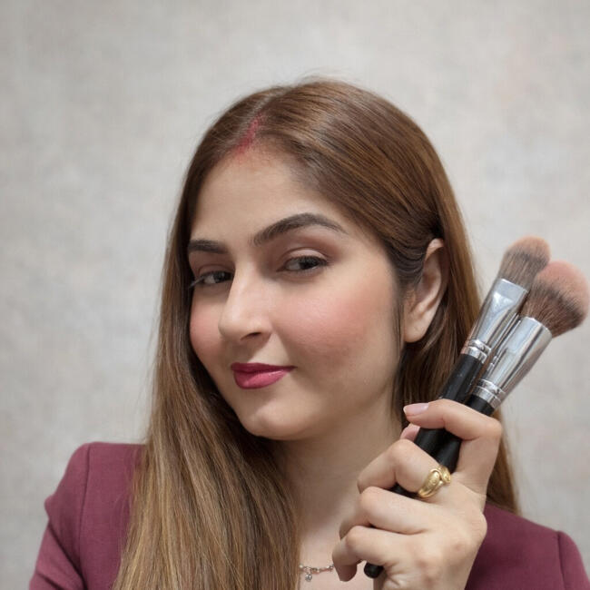 Babysitting job in Ghaziabad: Siya