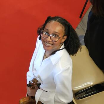 Babysitter in Saint-Denis: Léa