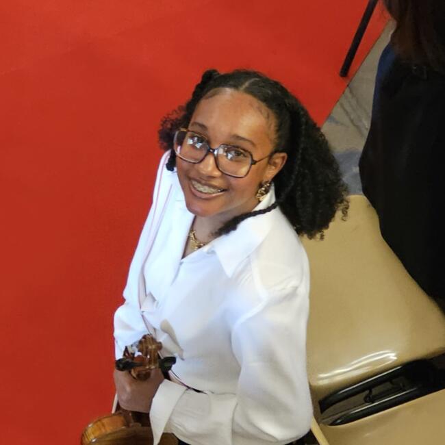 Babysitter in Saint-Denis: Léa