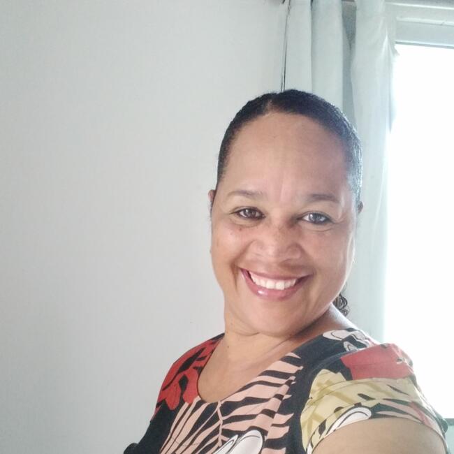 Babá em Simões Filho: Jacilda