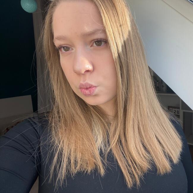 Babysitter in Saint-Laurent-en-Gâtines: Laure