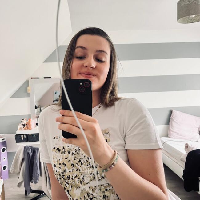 Babysitter in Oissel-sur-Seine: Clara