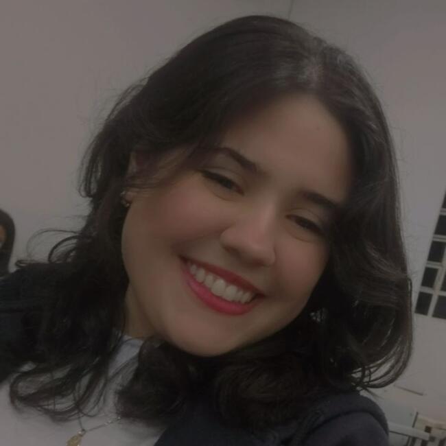 Babysitter in Santa Lúcia (São Paulo): Evelyn