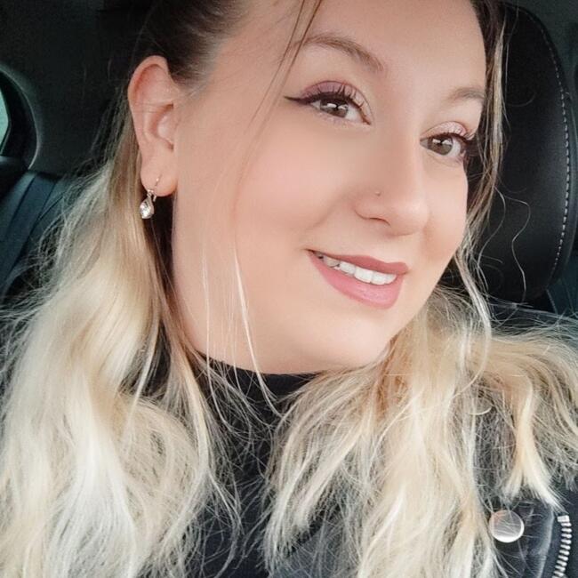 Babysitter in Villiers-en-Plaine: Léa