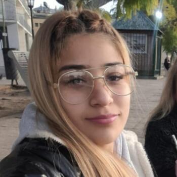 Babysitter in Hurlingham: Candela aylen