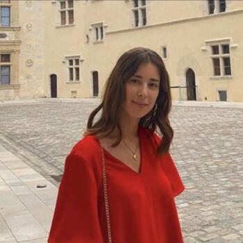 בייביסיטר ב- שטרסבורג: Selma