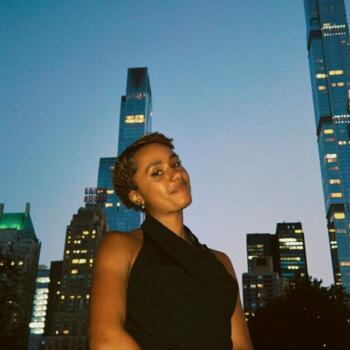 Babysitter in Orléans: Mila