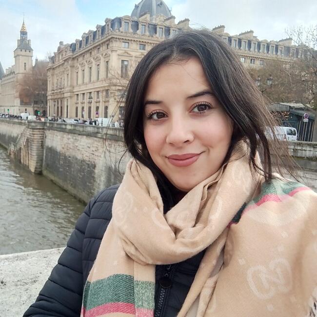 Babysitter in Pau: Sara