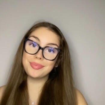 Babysitter in Saint-Ouen: Clara