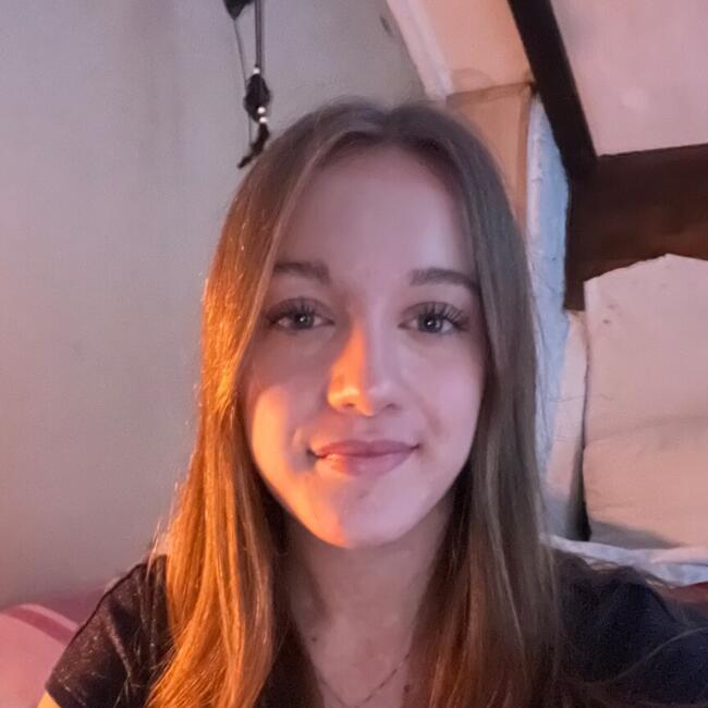 Babysitter in Brussels: Lola