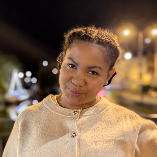 Babysitter in Clermont-Ferrand: Niki rianna