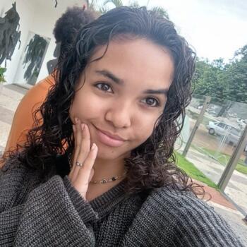 Babysitter in Brasília: Rayene