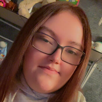 Babysitter in Sainte-Marie-aux-Chênes: Lea