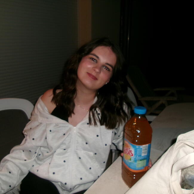 Baby-sitter à Saint-Denis-de-Gastines: Manon
