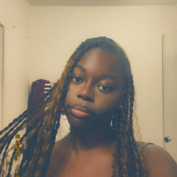 Babysitter in Annecy: Chloé