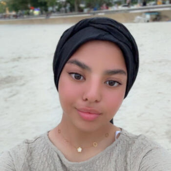 Babysitter in Boissy-Saint-Léger: Alya