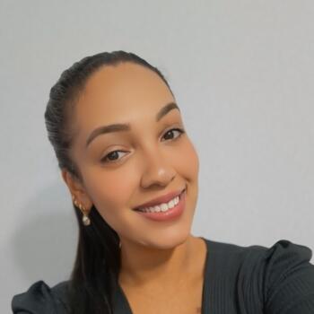 Babysitter in Tubarão: Emily