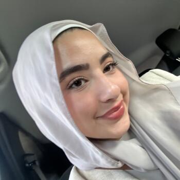 Babysitter στην περιοχή Dearborn: Layal