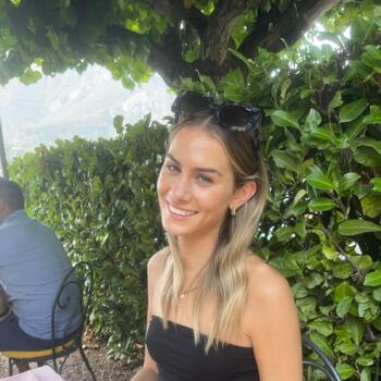 Babysitter in Sydney: Laura