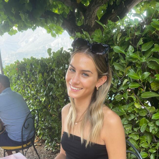 Babysitter in Sydney: Laura