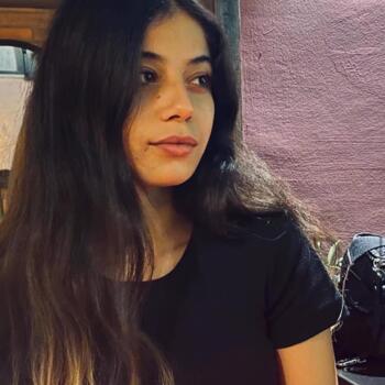 Babysitter a Ferrara: Nour