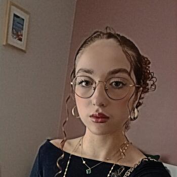 Babysitter in Rosny-sous-Bois: Nour