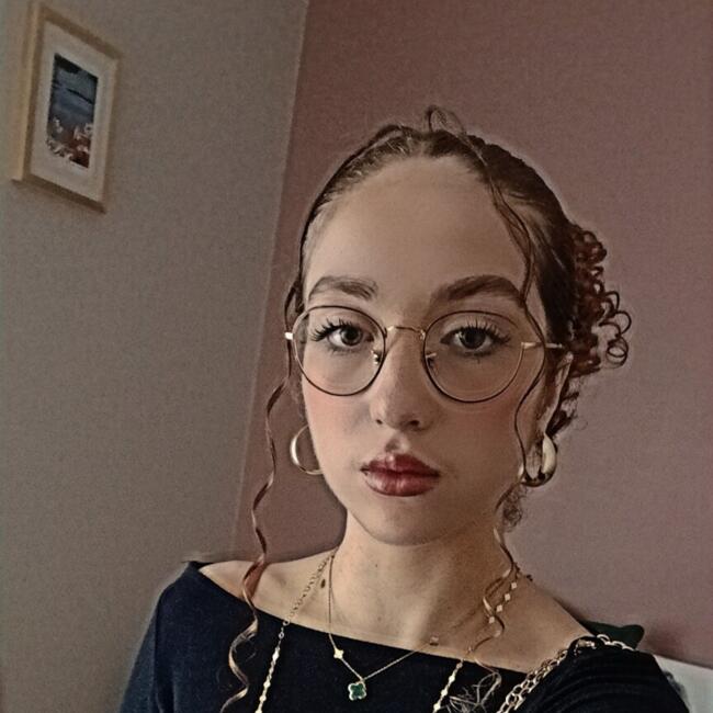 Babysitter in Rosny-sous-Bois: Nour