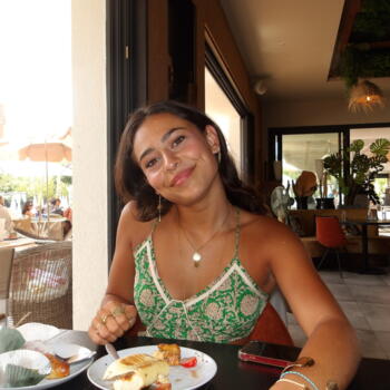 Babysitter in Sèvres: Shirel