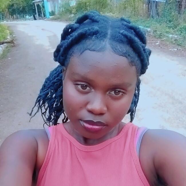 Babysitter in Santa Cruz de Barahona: Gina