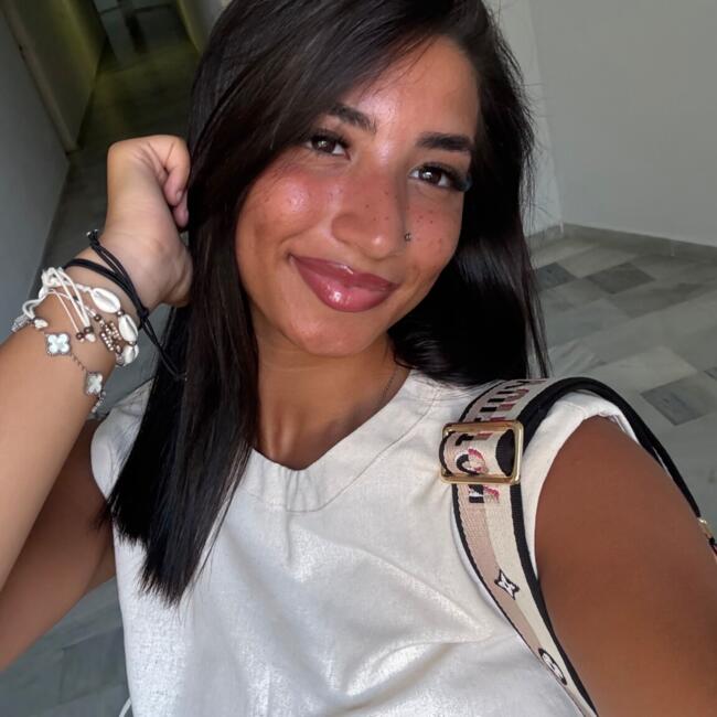 Babysitter in Wemmel: Dina