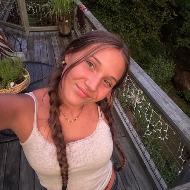 Babysitter in Barnardsville: Alaya