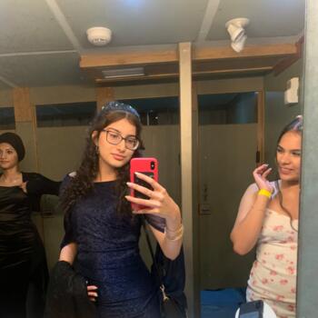 Baby-sitter in Surrey: Ajuni