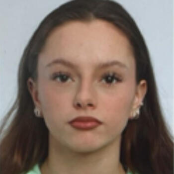 Babysitter in Grand-Charmont: Jade