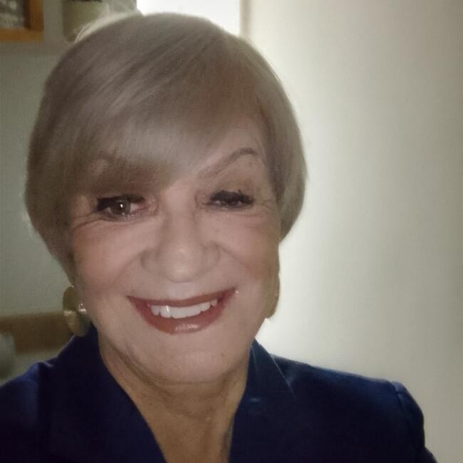 Babysitter in Rionegro: Angela