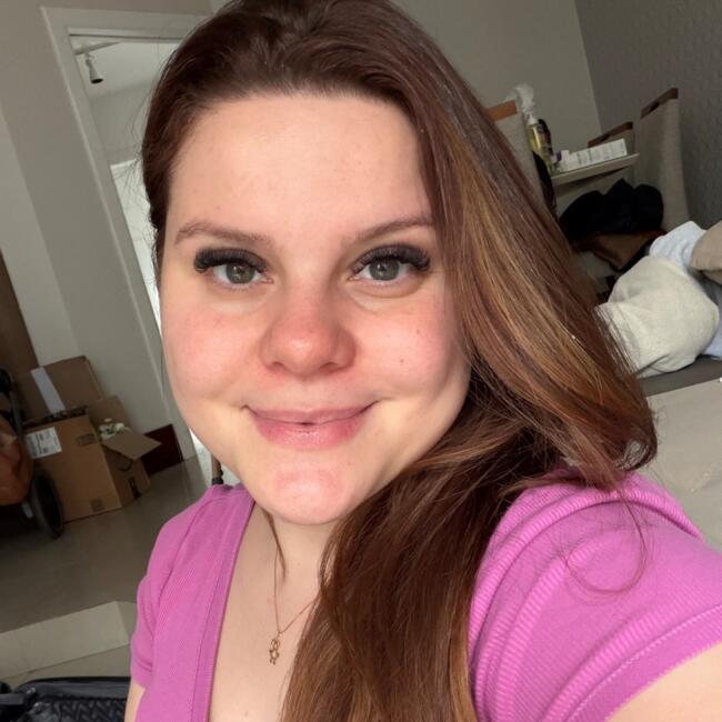 Babysitting job in São Paulo: Larissa